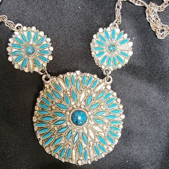 𝅺SILVER AND TURQUOISE STATEMENT NECKLACE - Picture 6 of 6